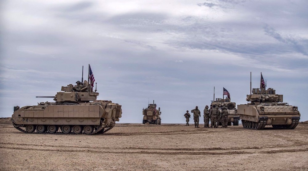 Des bases US à l’est de la Syrie visées par la Résistance
