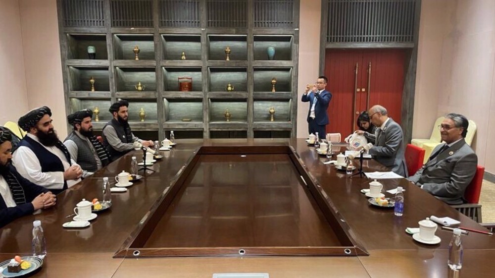 Pakistani, Afghan FMs meet amid growing tensions over deportation of refugees 