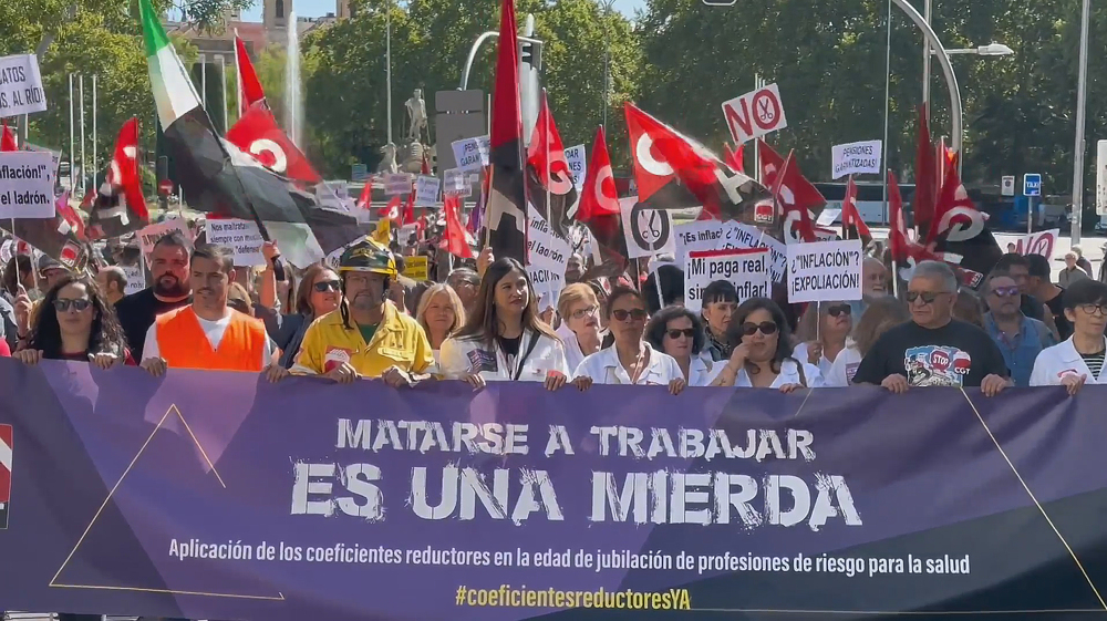 Thousands march in Rome for better working conditions, peace in Ukraine 