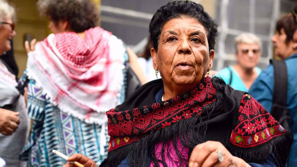 En France, les militants pro-palestiniens sont arrêtés par la police