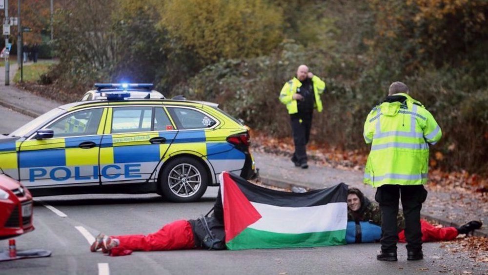 Royaume-Uni: Palestine Action bloque l'entrée d'une usine de drones israéliens à Leicester
