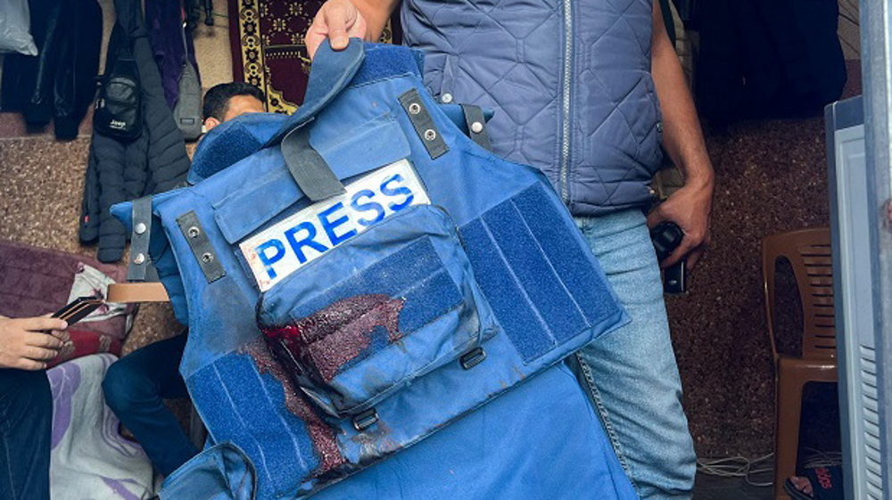 Hamas blasts Israeli attacks on UN refugee center, press crews