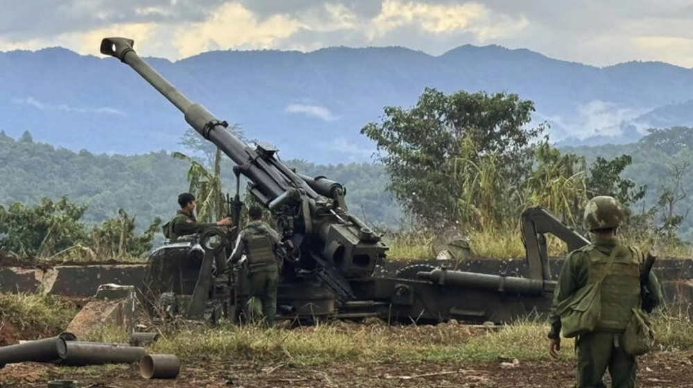Myanmar's ethnic minority fighters capture key trading town near China border 