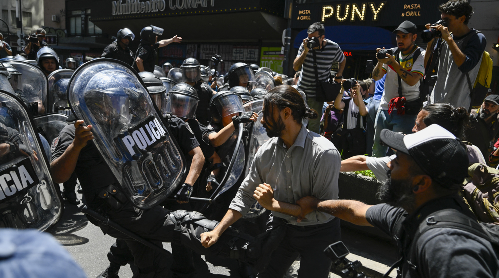 Argentine police and demonstrators clash in anti-government protest