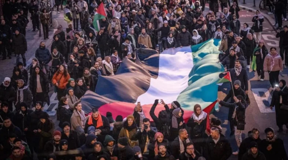 Berlin demonstrators skip New Year's celebrations in solidarity with Gaza