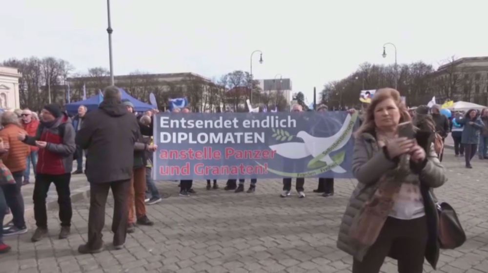 Anti-war protesters rally in Munich as Western leaders attend summit 