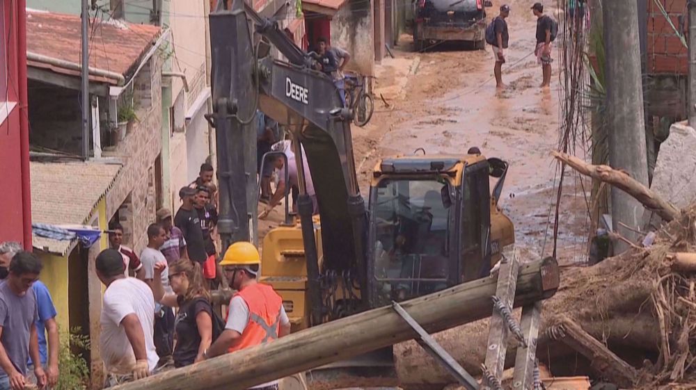 Rescue workers search for landslide victims in southeastern Brazil
