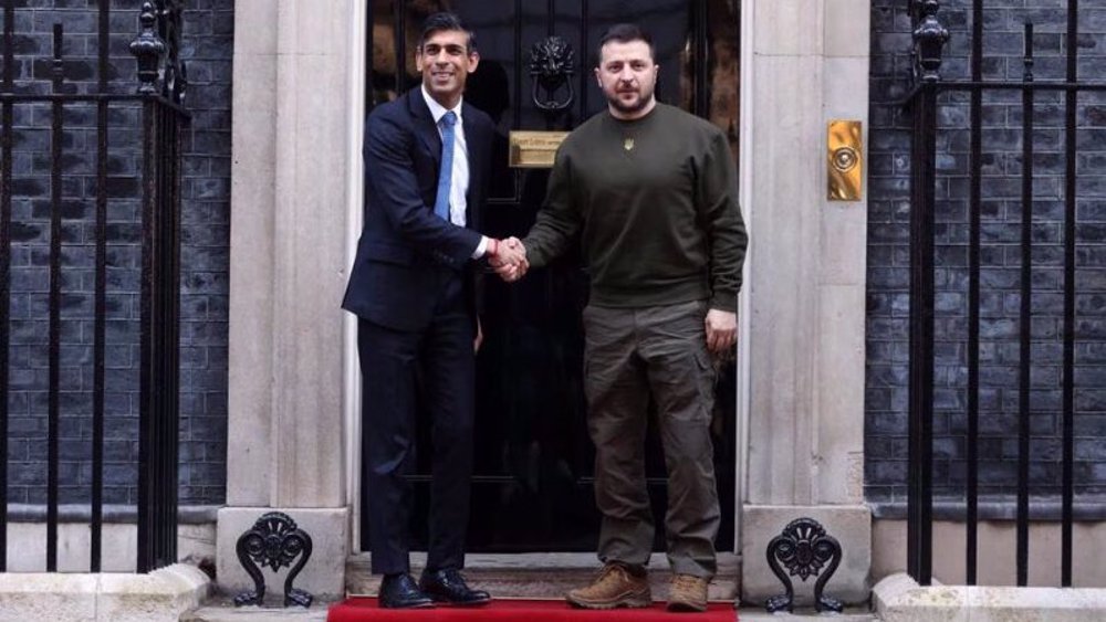 Ukraine’s Zelensky in surprise visit to UK to secure fighter jets