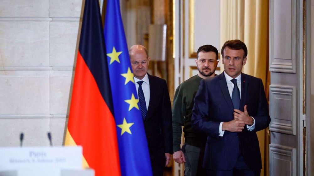 À Paris, Zelensky demande des avions de chasse
