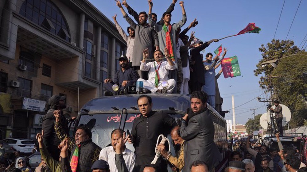 Ex-Pakistani PM launches election campaign amid arrest fears