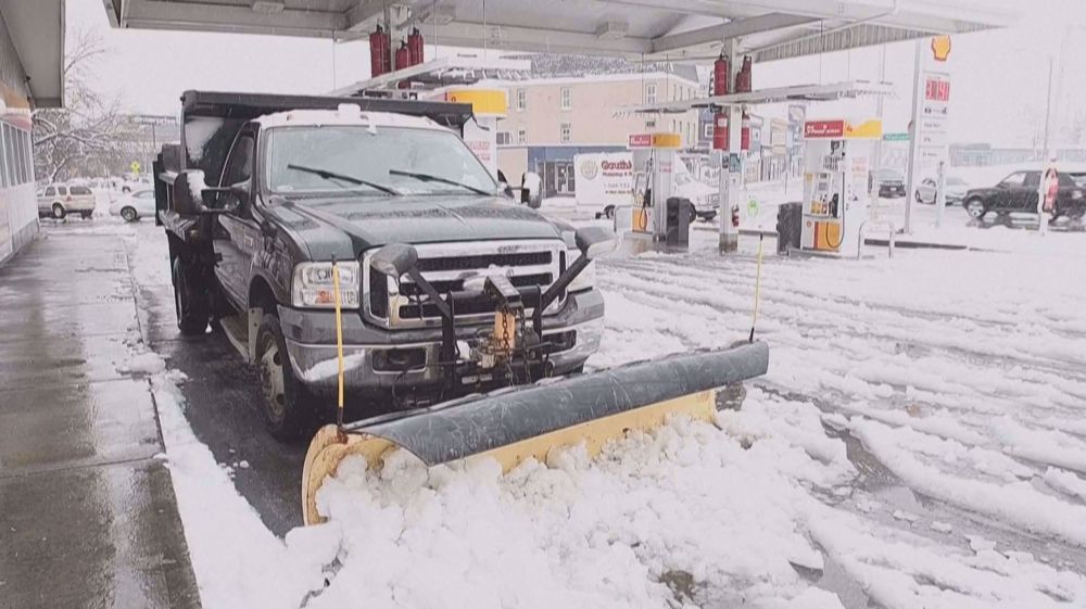Heavy winter storm grips northeastern US