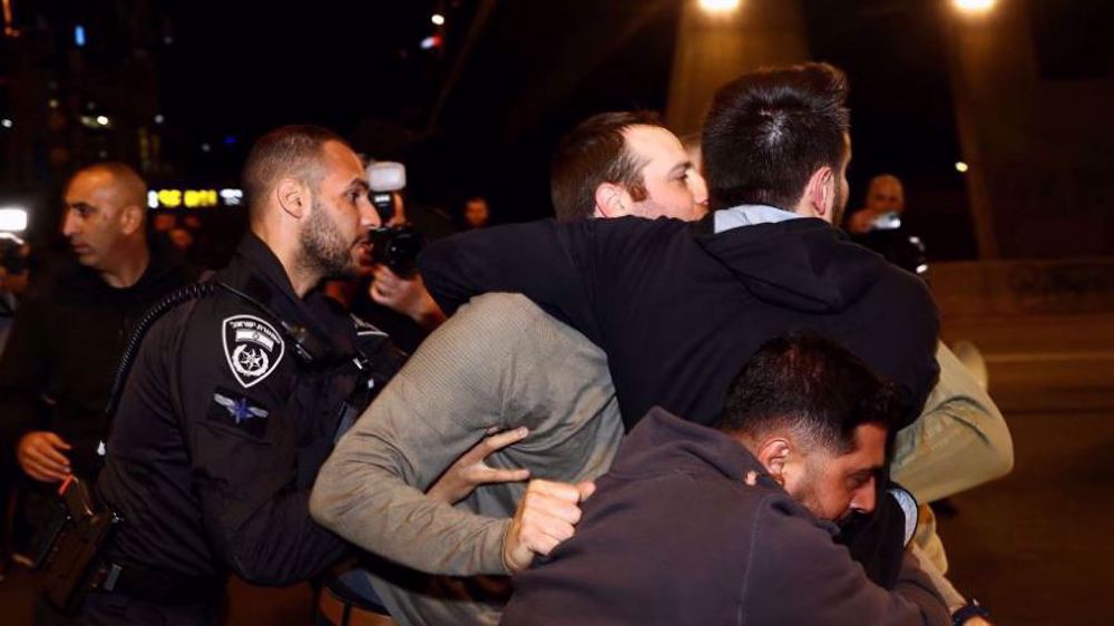Hundreds of Israeli reservists say they are joining judicial protests