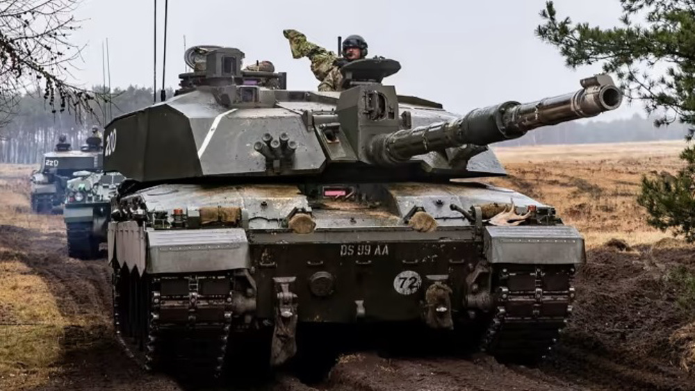 Russia warns UK over decision to arm Ukraine with nuclear ammo