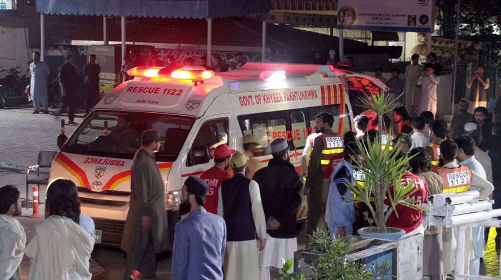 Strong quake kills more than a dozen in Pakistan, Afghanistan 