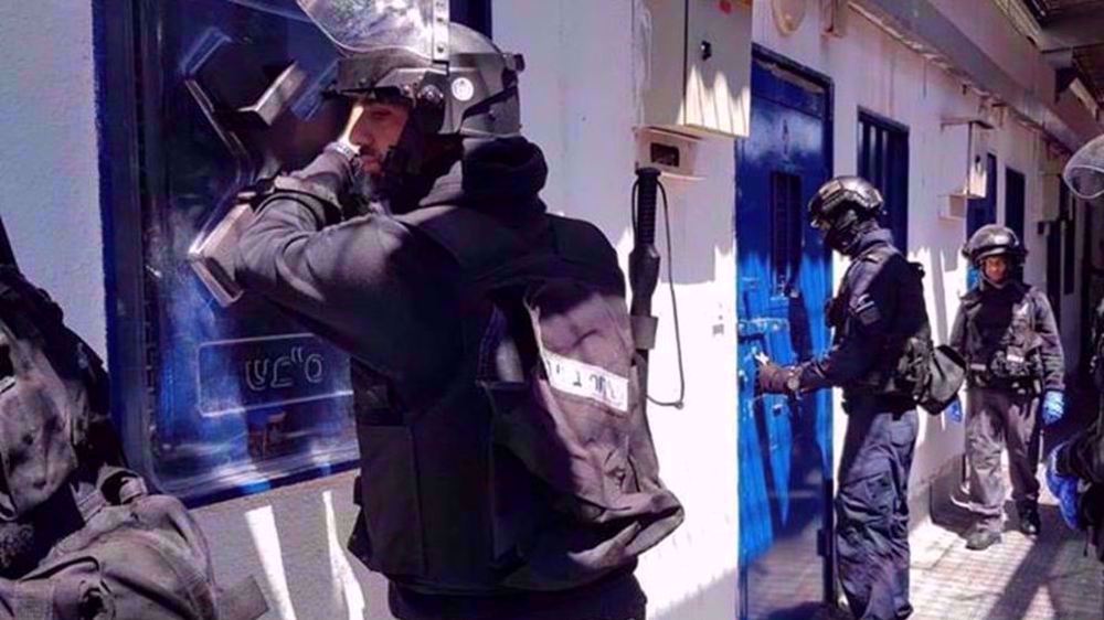Palestinian prisoners begin major hunger strike at Israeli jails