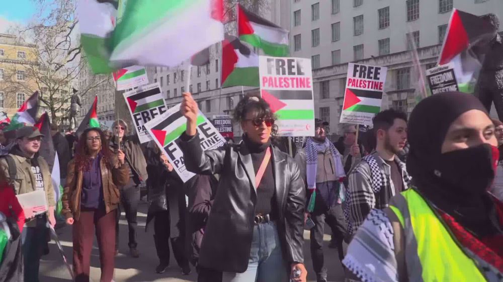 Pro-Palestine protest greets Israel's Netanyahu on London visit