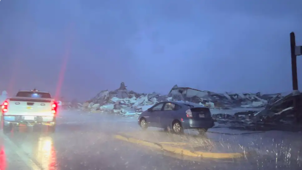 Storm wreaks havoc in Mississippi, kills at least 19 people