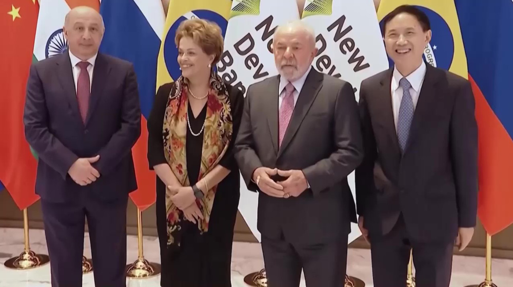 Brazil's Lula slams US dollar in China tour