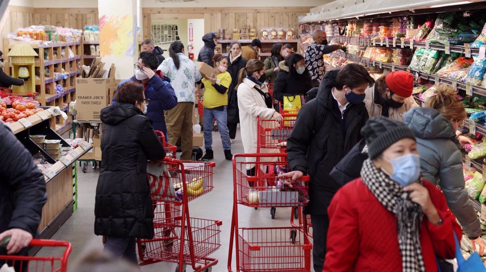 More US consumers are falling behind on payments