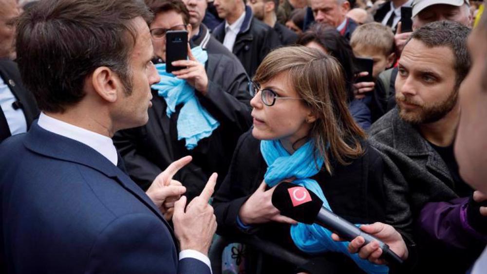 Emmanuel Macron hué lors d’un bain de foule en Alsace 