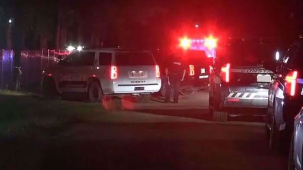 5 dead in Texas 'execution-style' shooting, suspect on the run 