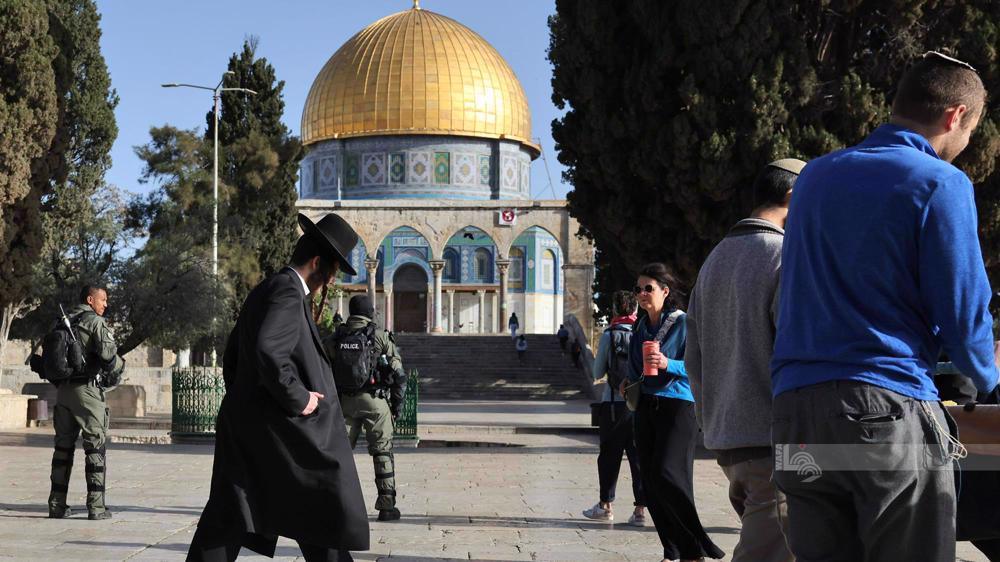 Israeli settlers break into al-Aqsa after regime forces attack Palestinian worshipers