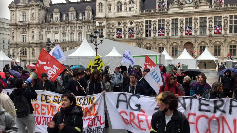Réforme des retraites: les jeunes manifestent pour soutenir les plus âgés
