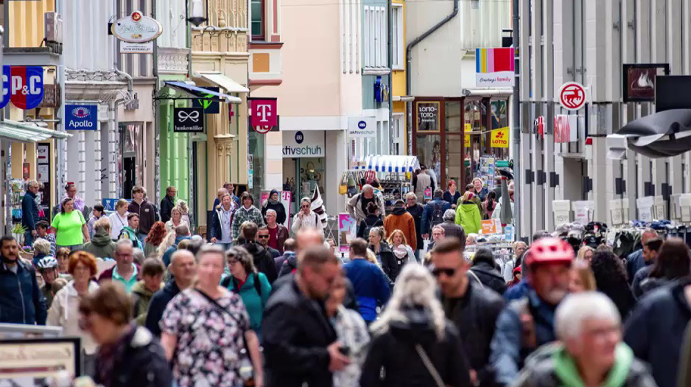 German economy shrinks 0.3%, enters recession