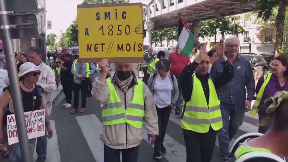 Les Gilets jaunes continuent à manifester malgré la violence policière