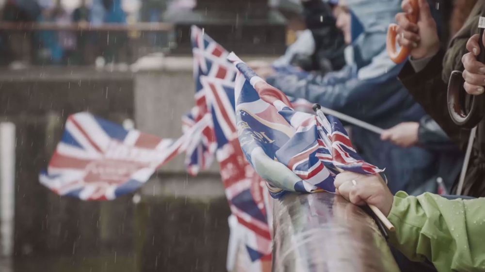 'Public support for British monarchy falls to record low'