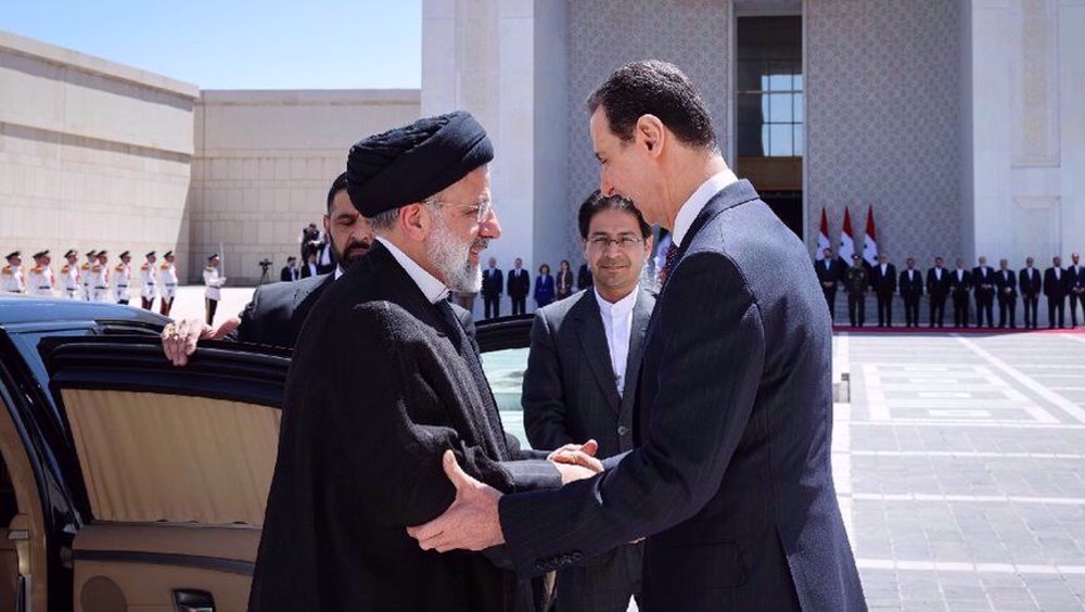 Soyez en colère, mourez de colère, les Américains furieux de la visite de Raïssi en Syrie 
