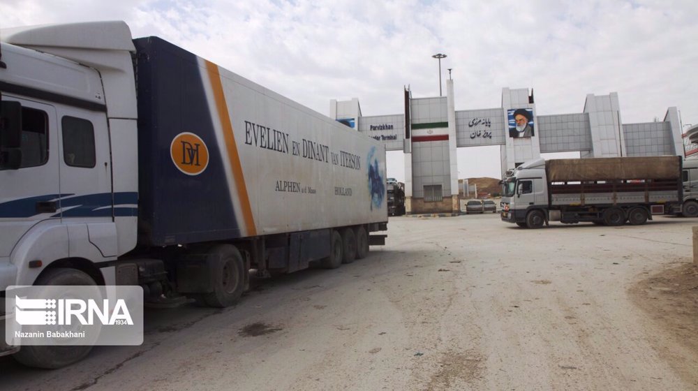 Iran, Iraq agree on sealed road transport to boost trade