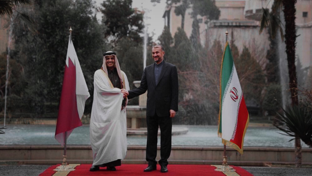 In phone call, Iran, Qatar foreign ministers urge expanded ties