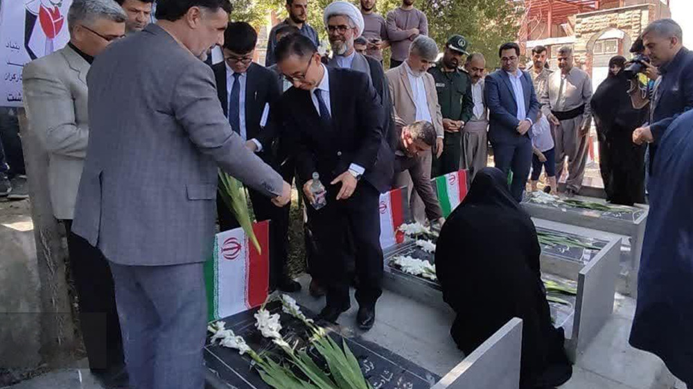 First victims of chemical attack in world speak 