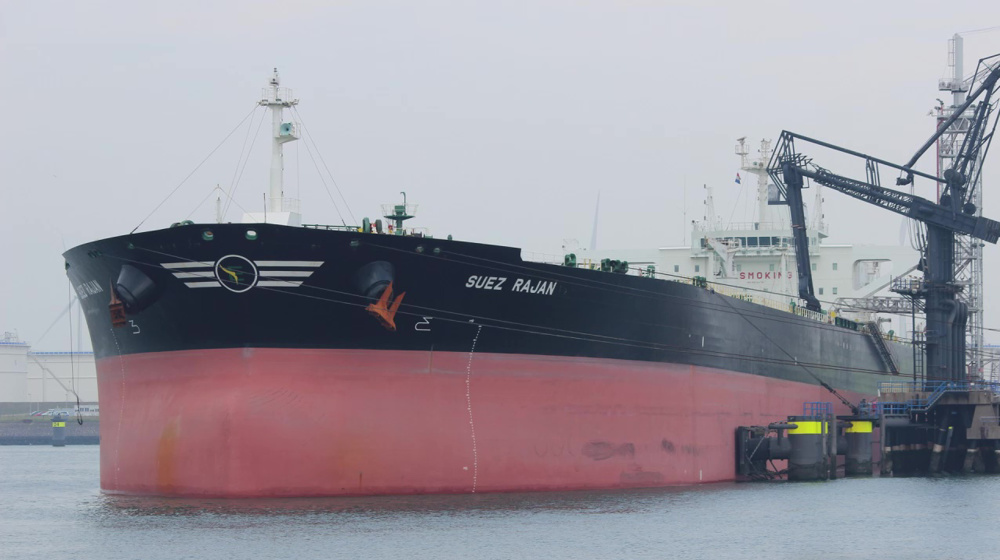 IRGC warns against unloading Iranian oil from seized tanker