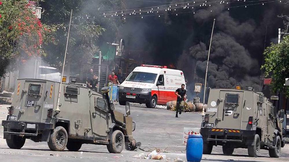 Israel forces Palestinian families to leave their homes in Jenin amid continued attacks