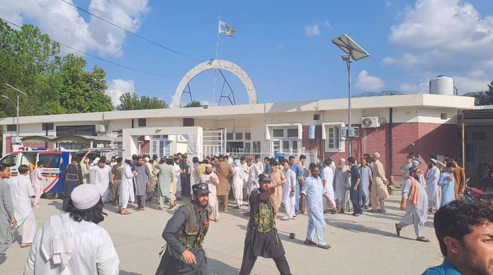 44 killed, 120 injured in blast in northwestern Pakistan