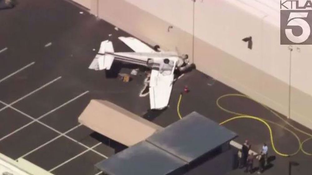 US plane crash kills six in California