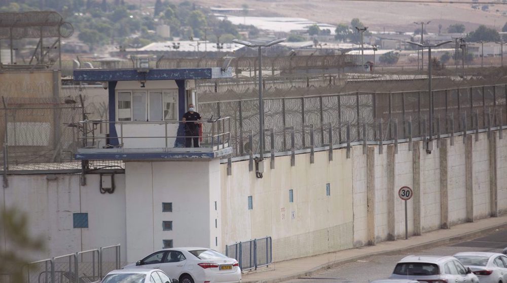 Palestine: 13 prisonniers en grève de la faim 