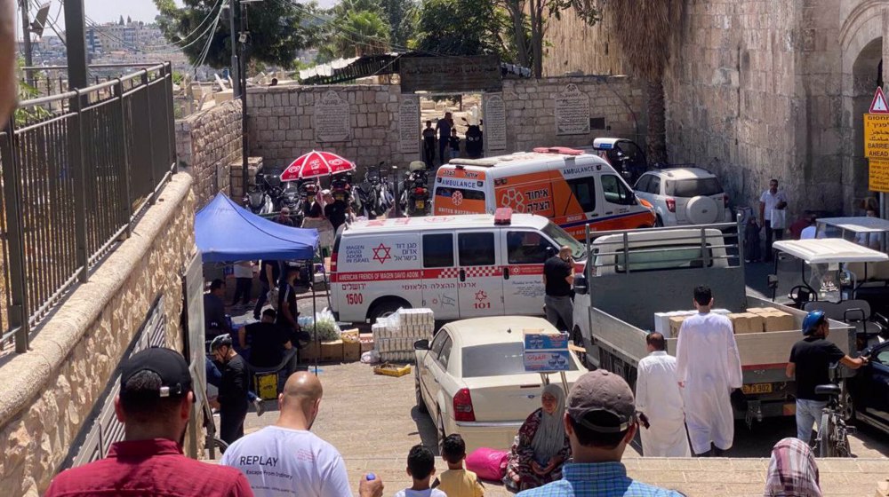 Al-Aqsa Mosque: Palestinian worshipers injured by Israeli assault