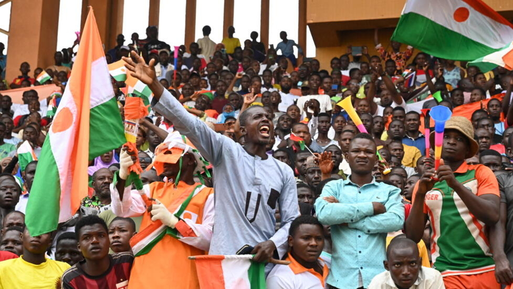 Nigeriens hold thousands-strong rally in support of military leaders