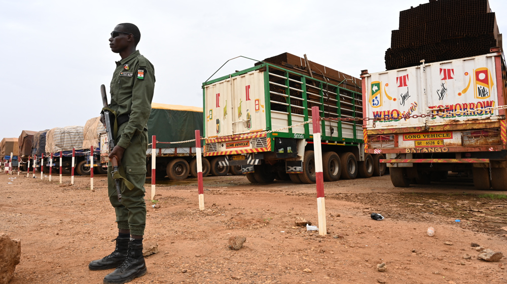 Niger troops on 'maximum alert' in face of military threat