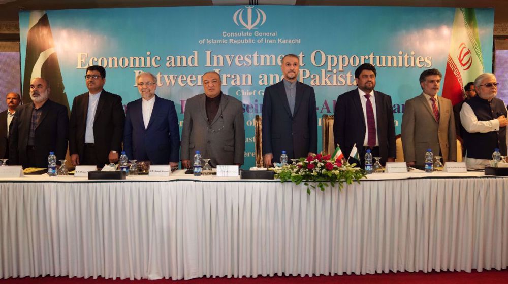 Iran, Pakistan ramp up annual trade to $2.3 billion: FM