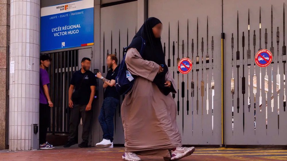 France: polémique sur l’interdiction du port de l’abaya dans les écoles 