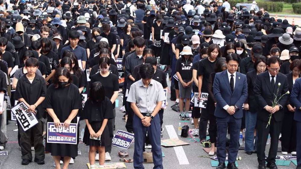 Korean teachers protest bullying by parents, students amid suicide surge