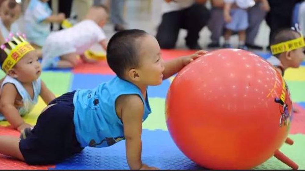 China's population drops for 2nd year despite govt.'s schemes