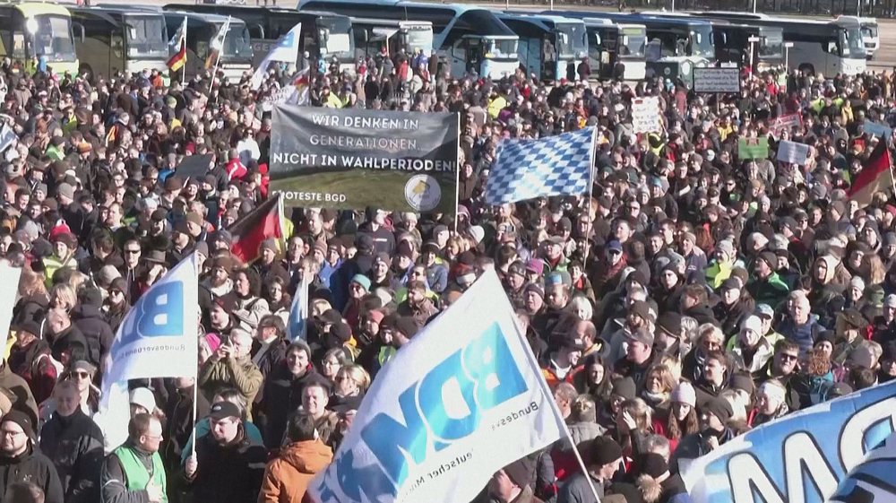 Thousands protest in Munich against German government tax hikes