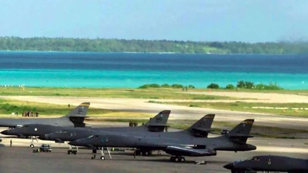UK returns Indian Ocean islands to Mauritius but keeps US base