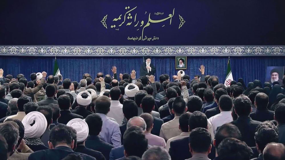 Leader urges elites, scientists to achieve knowledge superiority over adversaries