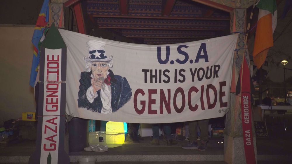 Demonstrators outside US embassy in London chant 'No to Harris, no to Trump'